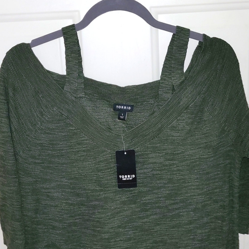 Torrid cold shoulder green knit top size 1x NEW with tags great summer top